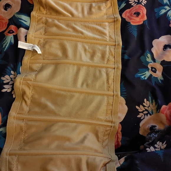 Maidenform girdle large - Picture 5 of 5